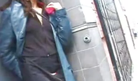 Schüchtern sexy pornos kostenlos von einem Strapon gefickt