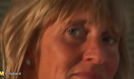 Reife Frau alte deutsche sexfilme kostenlos ergibt sich einem jungen Mann