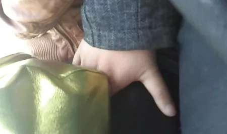 Zwei Schönheiten in Hüten für einen reifen kostenlos und ohne anmeldung pornos ansehen Mann