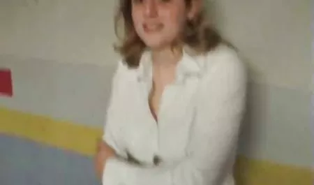Toller Blowjob von einem Mädchen in Strümpfen gratis deutsche pornos