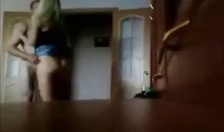 Sabrina Starr liebt es, mit einem Vibrator pornos free ansehen zu lecken