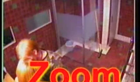 Liebe im Badezimmer mit gratis hd pornofilme einer langhaarigen Brünette
