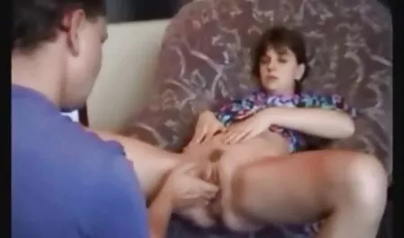 Selbstbefriedigung in einer bumsfilme gratis weißen Duschkabine
