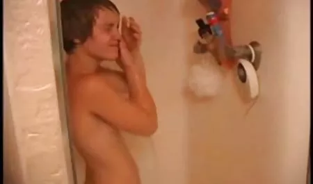 Der Mann hat pornofilme ansehen kostenlos Erfahrung in der Arbeit mit einem weiblichen Esel