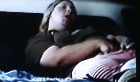 Schickes Mädchen auf dem pornoclips free Penis gepflanzt