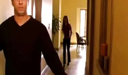 Alexis fickte ihre pornos kostenlos gucken Freundin mit einem riesigen Strapon