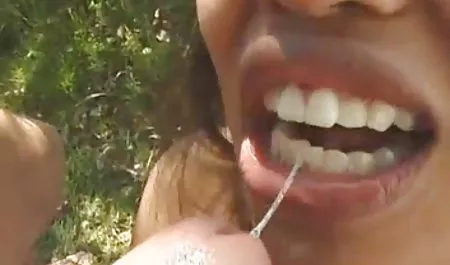 Lia Lor mit Freunden begeistert Sportler mit Handjob und sexfilme gratis reife frauen Blowjob